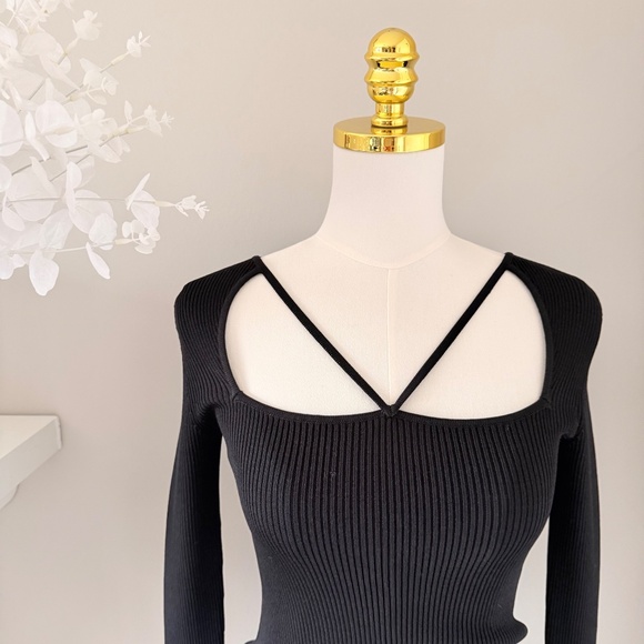 Elie Tahari Ribbed Sweater in Black, Sz S - Picture 3 of 10